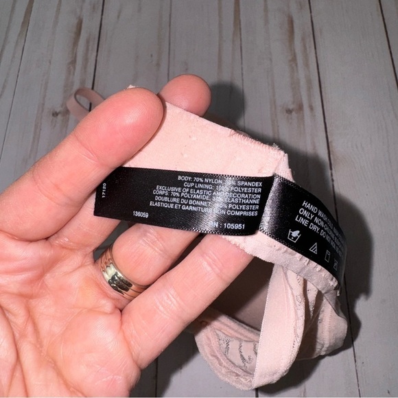 Natori NWT Sheer Jacquard Underwire Bra - Picture 8 of 8